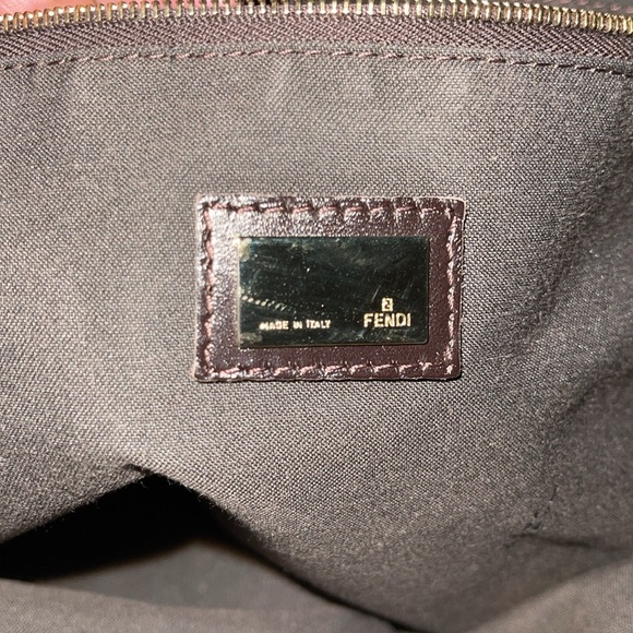 Preloved Fendi should bag great condition has some light scuffs on one corner.. - Picture 12 of 17